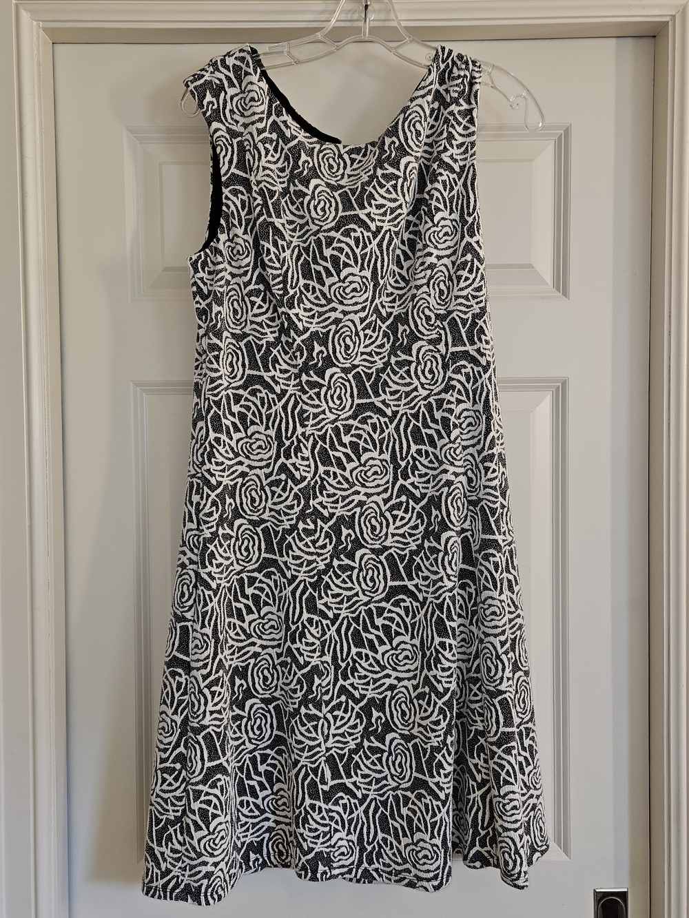 Adrianna Papell Black & White Rose-Pattern Sleeveless Mini Dress